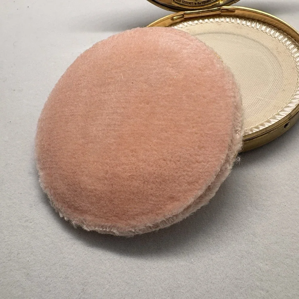 Vintage Flower Embroidered Make-up‎ Compact Powder Case